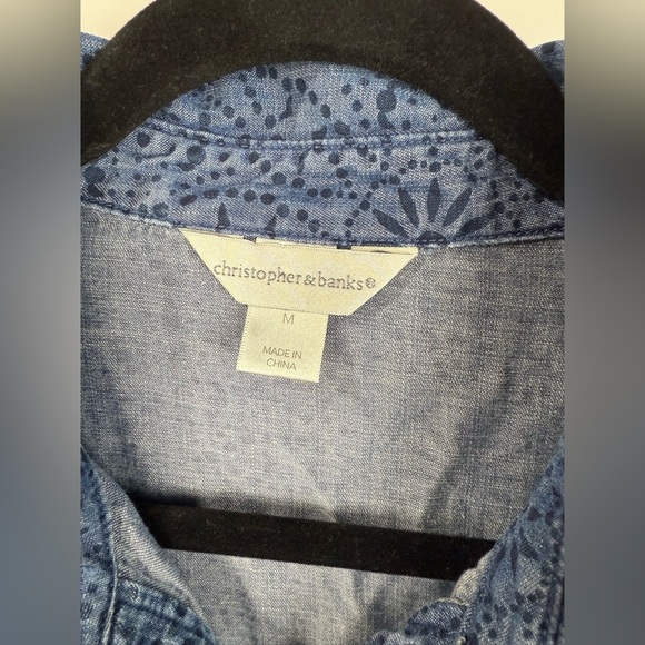 Christopher & Banks women’s denim print button down long sleeve shirt. Size M - Picture 3 of 5